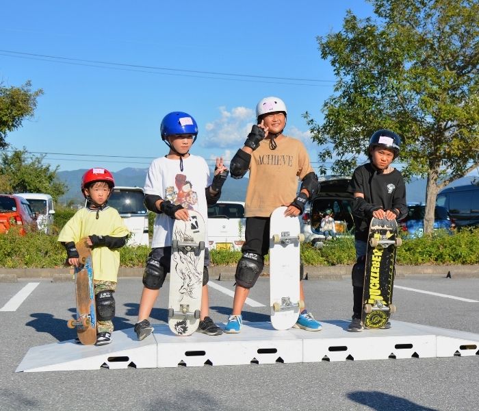ひこねいろ文化祭2024にてスケボー初体験レッスン